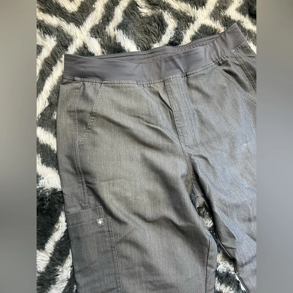 Figs Scrub Pants Size Large Graphite EUC